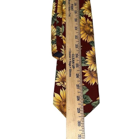 Sunflower vintage neck tie with maroon background. About 55 in long, 4 in wide - Picture 2 of 4